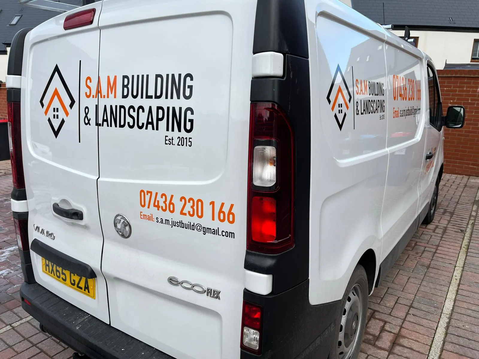 Magnetic signs for landscaping and building services in the UK